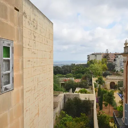 Vendégház In House - Lovely Old Townhouse Private With En Rabat